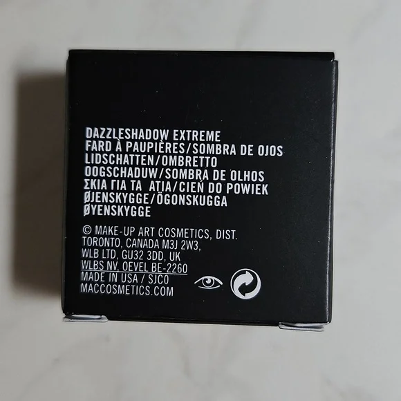 MAC - Dazzleshadow Extreme - Silver Glitter Eyeshadow - Picture 4 of 4